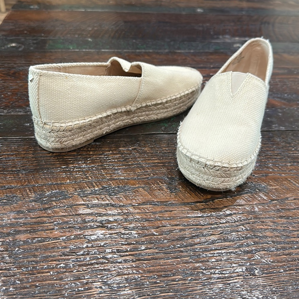 SamEdelman the “Cherlene” 8.5 worn once for photos in very good condition